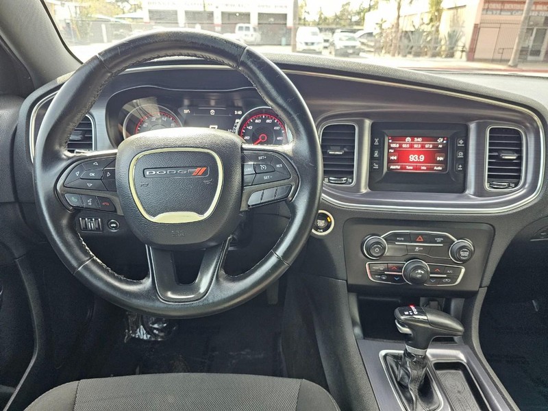 Dodge Charger Vehicle Full-screen Gallery Image 21