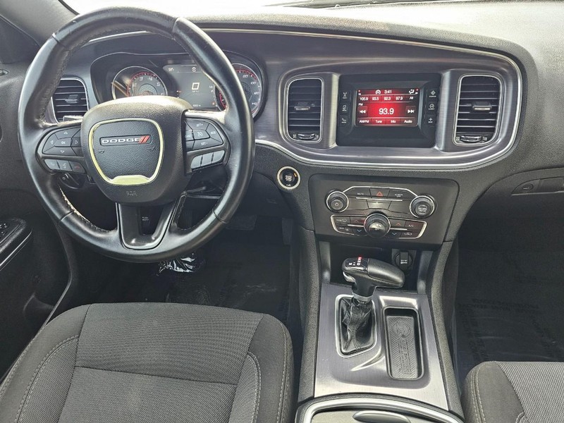 Dodge Charger Vehicle Full-screen Gallery Image 23