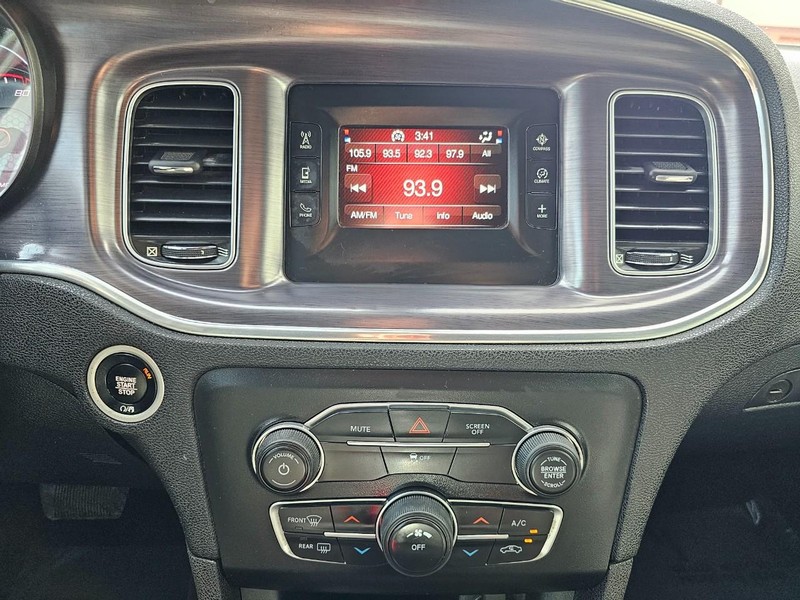 Dodge Charger Vehicle Full-screen Gallery Image 25