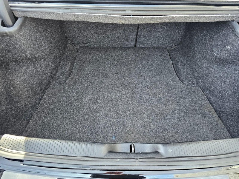 Dodge Charger Vehicle Full-screen Gallery Image 27