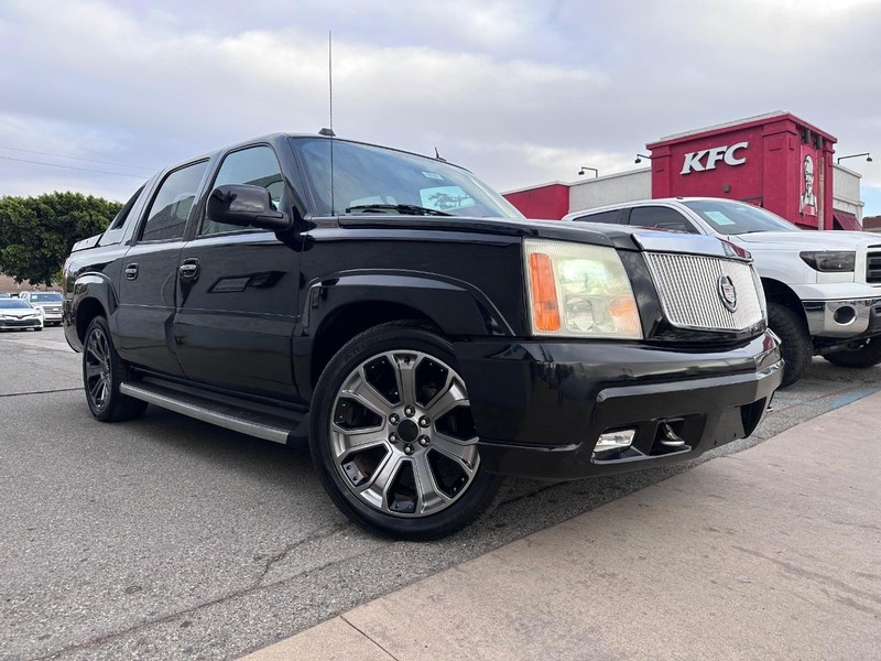 Cadillac Escalade EXT Vehicle Full-screen Gallery Image 6