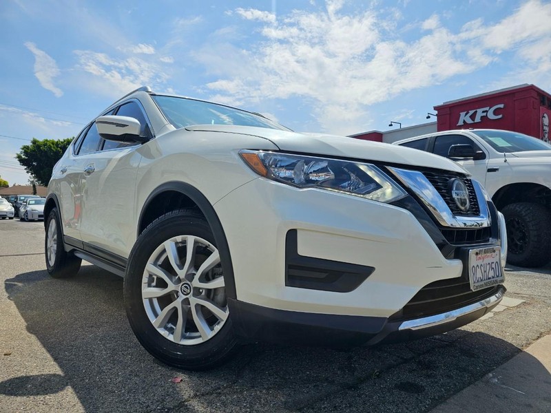 Nissan Rogue Vehicle Full-screen Gallery Image 6