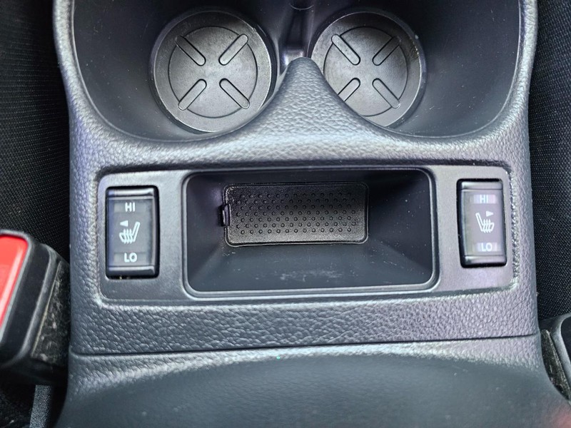 Nissan Rogue Vehicle Full-screen Gallery Image 29