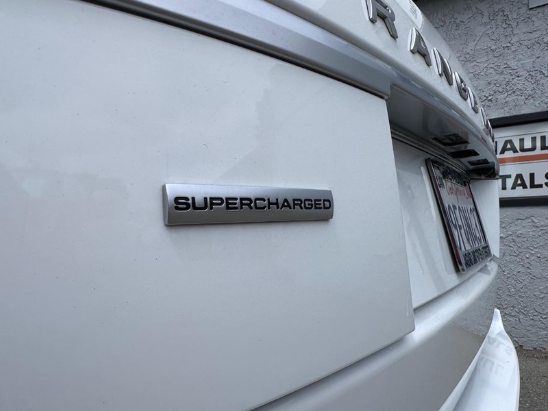 Land Rover Range Rover Vehicle Full-screen Gallery Image 13