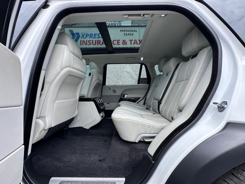Land Rover Range Rover Vehicle Full-screen Gallery Image 18