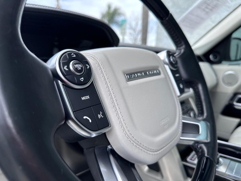 Land Rover Range Rover Vehicle Full-screen Gallery Image 27