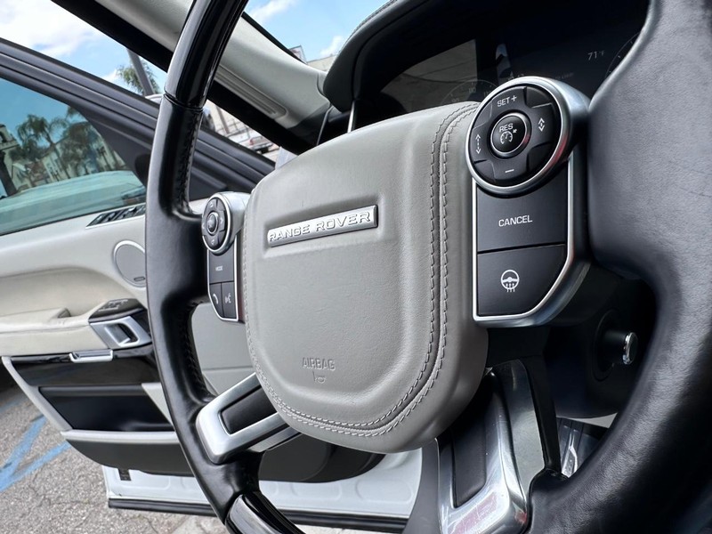 Land Rover Range Rover Vehicle Full-screen Gallery Image 28