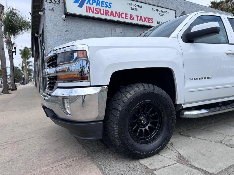 Chevrolet Silverado 1500 Vehicle Full-screen Gallery Image 8