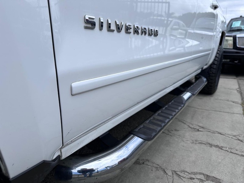 Chevrolet Silverado 1500 Vehicle Full-screen Gallery Image 10