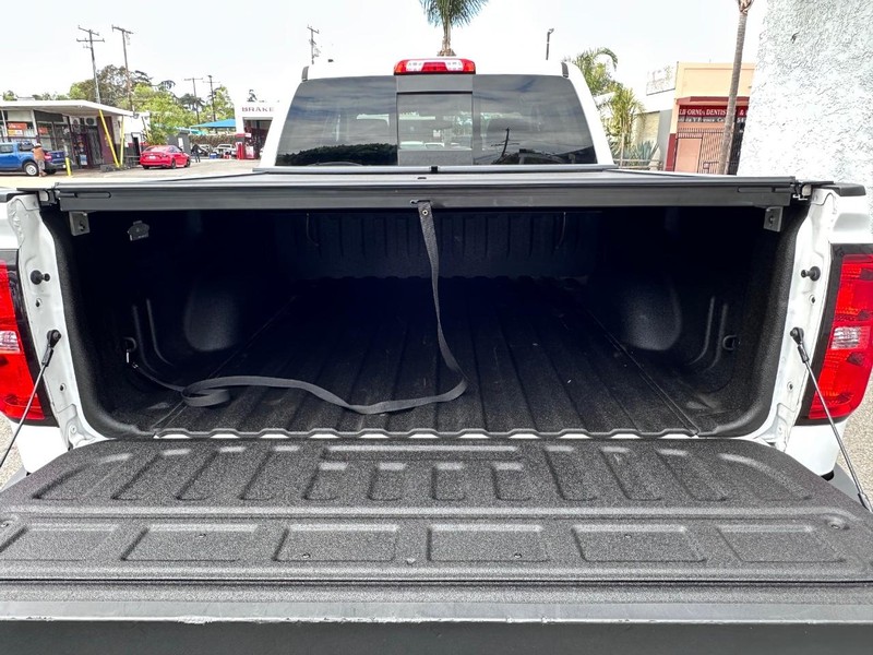 Chevrolet Silverado 1500 Vehicle Full-screen Gallery Image 13