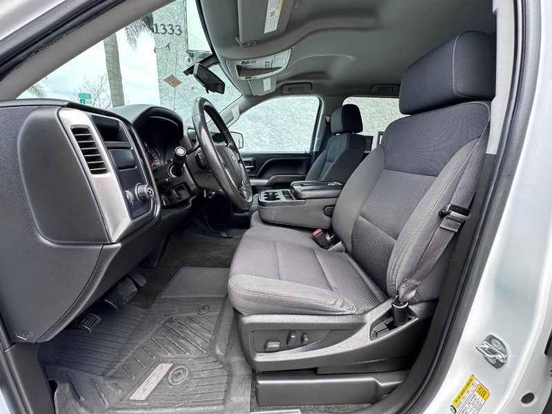 Chevrolet Silverado 1500 Vehicle Full-screen Gallery Image 14