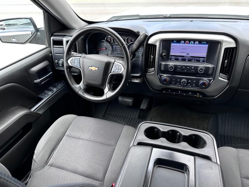 Chevrolet Silverado 1500 Vehicle Full-screen Gallery Image 17