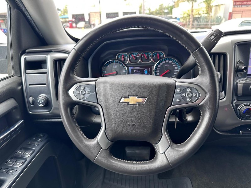 Chevrolet Silverado 1500 Vehicle Full-screen Gallery Image 20