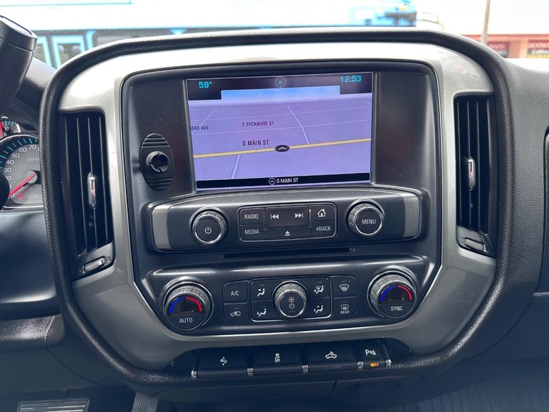Chevrolet Silverado 1500 Vehicle Full-screen Gallery Image 21