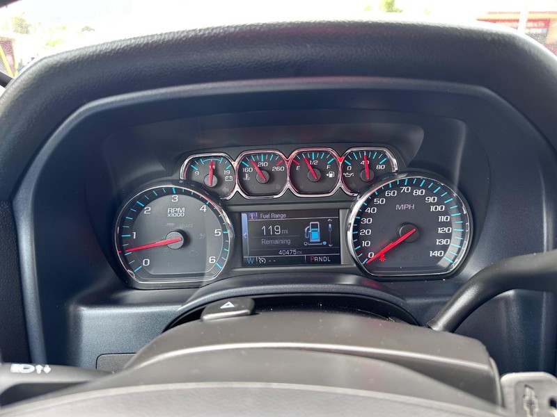 Chevrolet Silverado 1500 Vehicle Full-screen Gallery Image 28