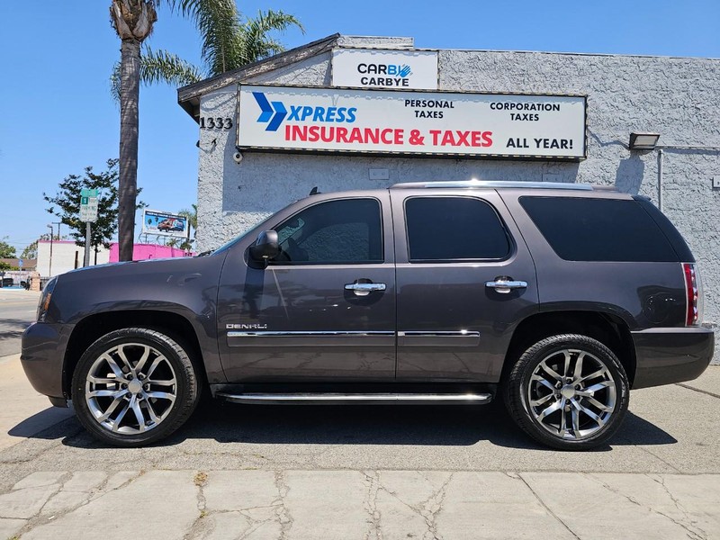 GMC Yukon Vehicle Full-screen Gallery Image 2
