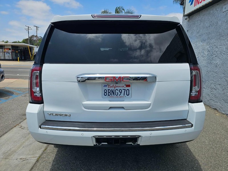 GMC Yukon Vehicle Full-screen Gallery Image 4