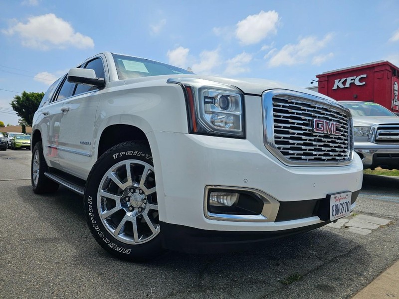 GMC Yukon Vehicle Full-screen Gallery Image 6