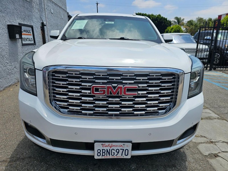 GMC Yukon Vehicle Full-screen Gallery Image 7