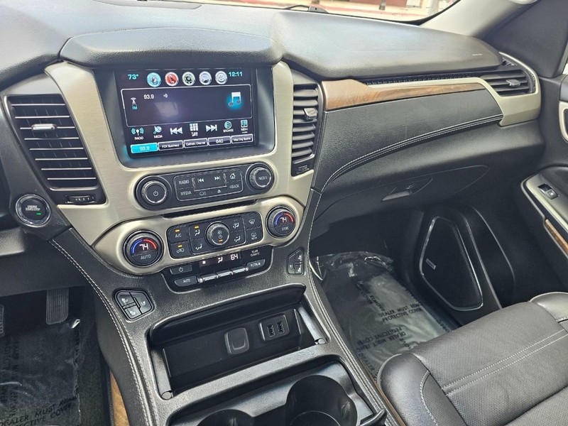 GMC Yukon Vehicle Full-screen Gallery Image 29