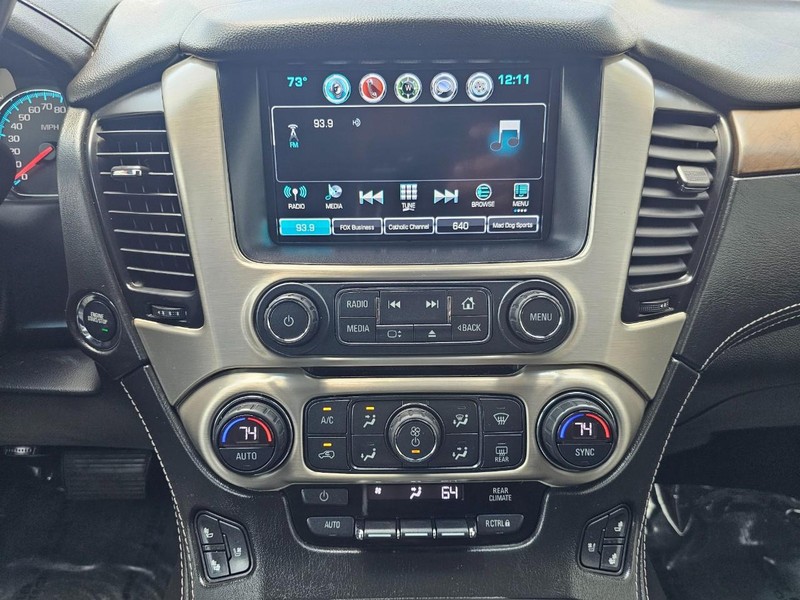 GMC Yukon Vehicle Full-screen Gallery Image 32