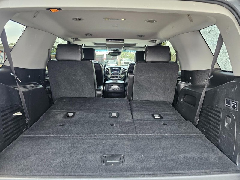 GMC Yukon Vehicle Full-screen Gallery Image 39