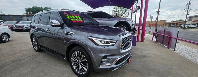 INFINITI QX80 Vehicle Full-screen Gallery Image 2