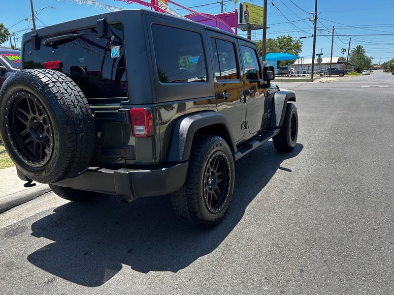 Jeep Wrangler Unlimited Vehicle Full-screen Gallery Image 5