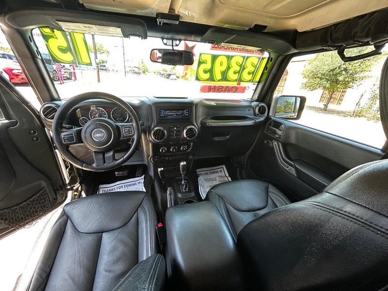 Jeep Wrangler Unlimited Vehicle Full-screen Gallery Image 13