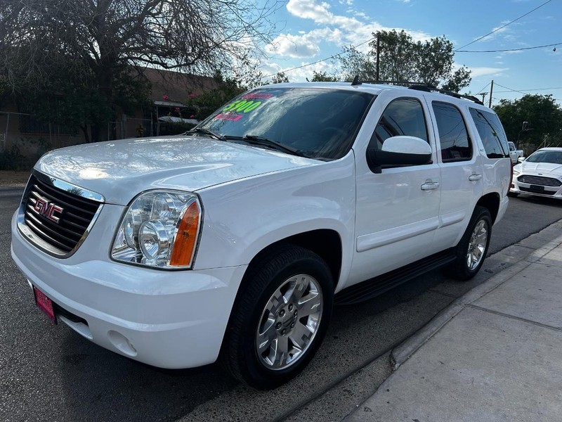 GMC Yukon Vehicle Full-screen Gallery Image 2