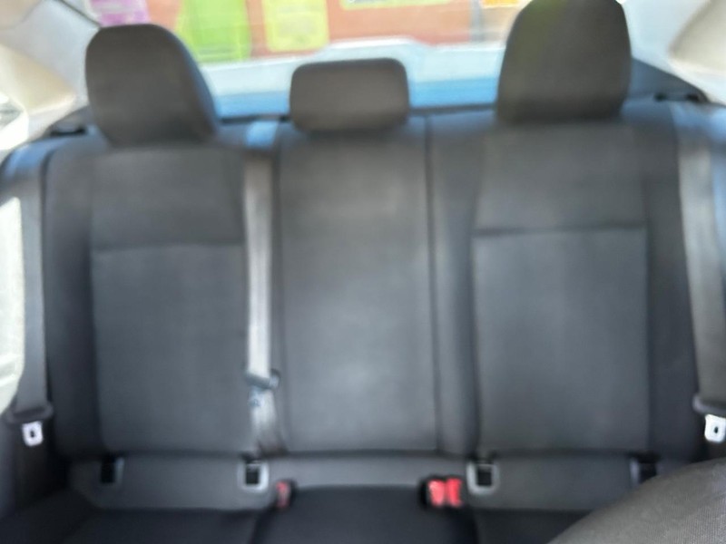 Volkswagen Jetta Vehicle Full-screen Gallery Image 7