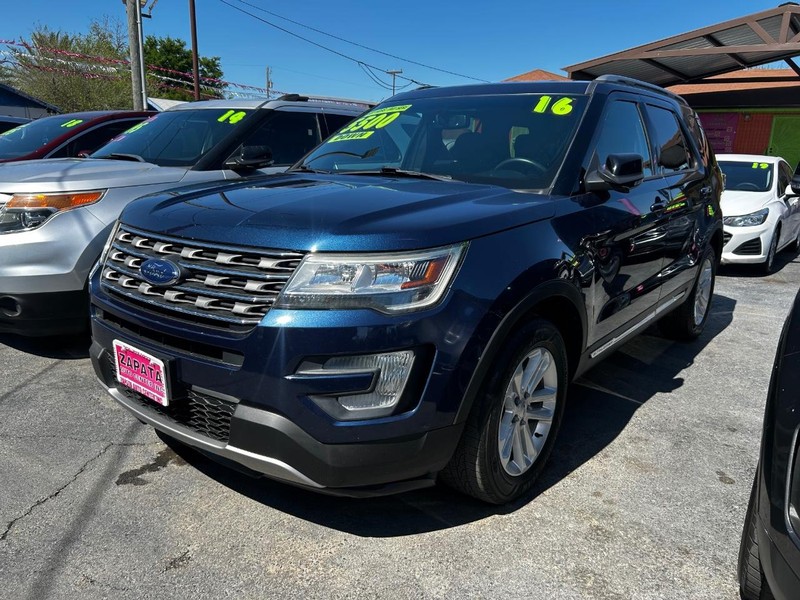 Ford Explorer Vehicle Full-screen Gallery Image 2