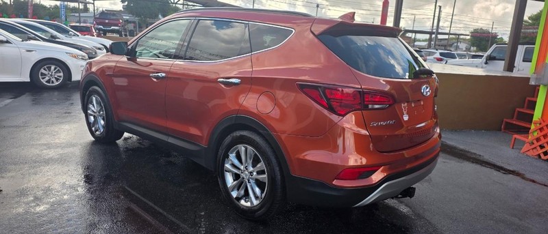 Hyundai Santa Fe Sport Vehicle Full-screen Gallery Image 5