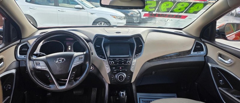 Hyundai Santa Fe Sport Vehicle Full-screen Gallery Image 6