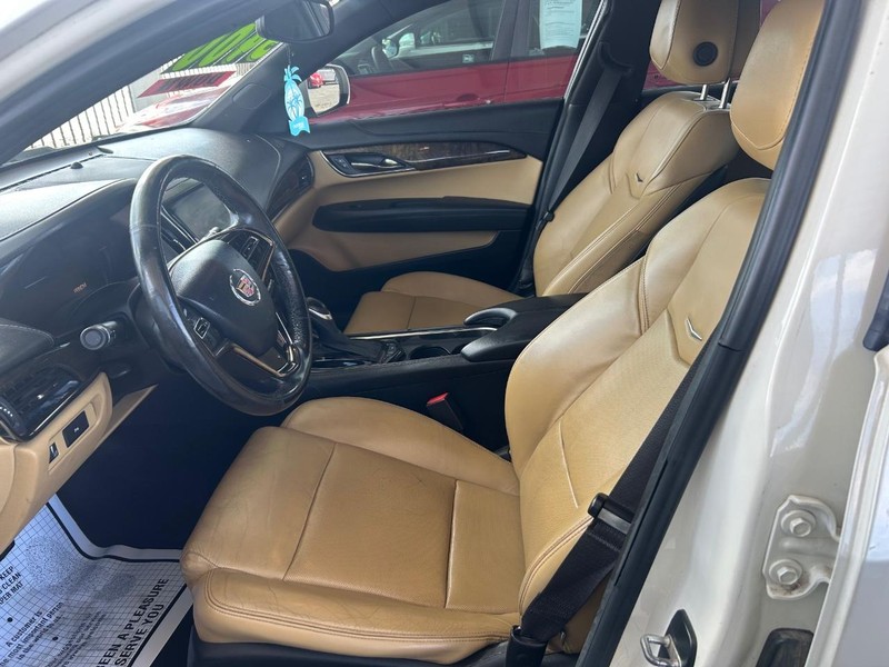 Cadillac ATS Vehicle Full-screen Gallery Image 3