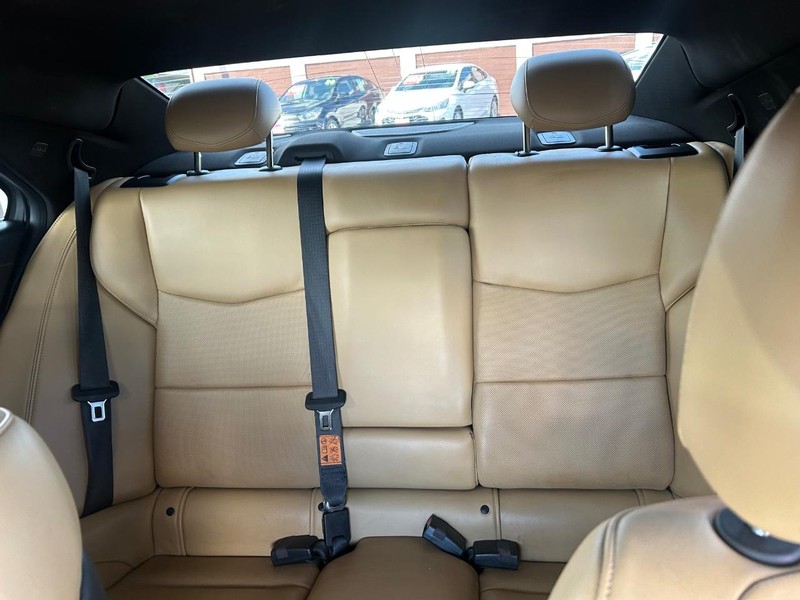 Cadillac ATS Vehicle Full-screen Gallery Image 5