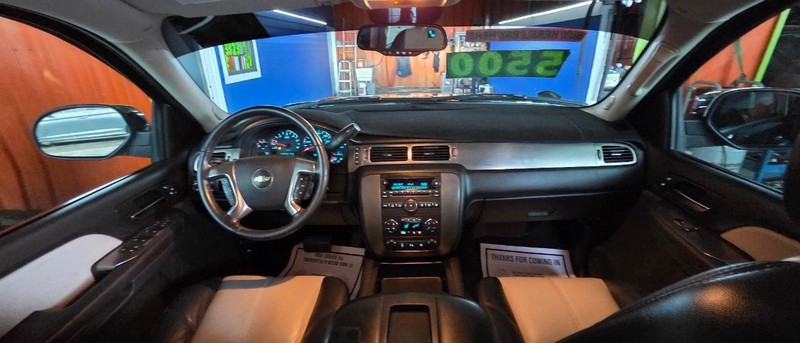 Chevrolet Tahoe Vehicle Full-screen Gallery Image 4