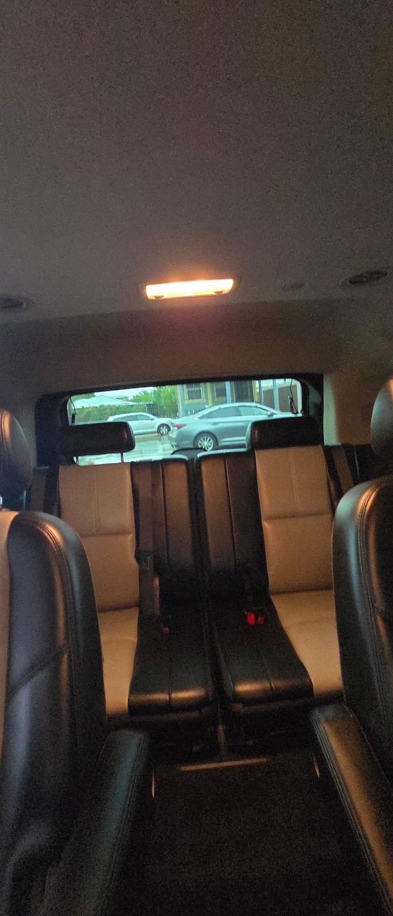 Chevrolet Tahoe Vehicle Full-screen Gallery Image 5