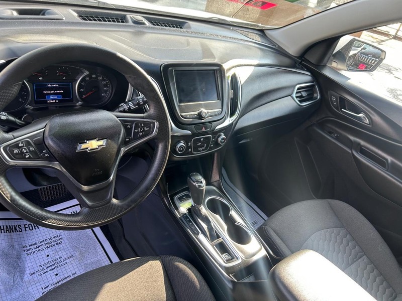 Chevrolet Equinox Vehicle Full-screen Gallery Image 6