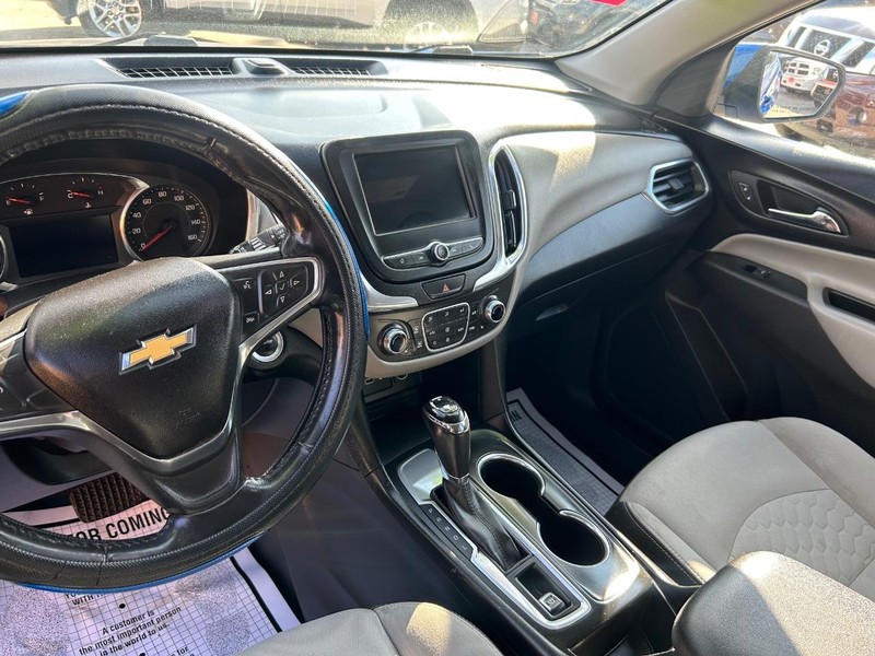 Chevrolet Equinox Vehicle Full-screen Gallery Image 6