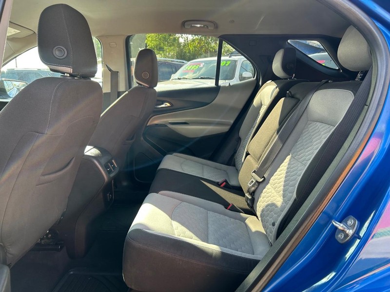 Chevrolet Equinox Vehicle Full-screen Gallery Image 8