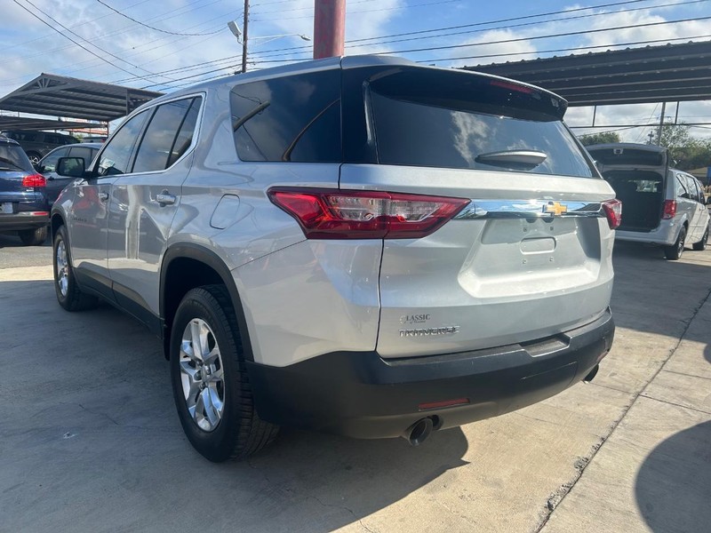 Chevrolet Traverse Vehicle Full-screen Gallery Image 3