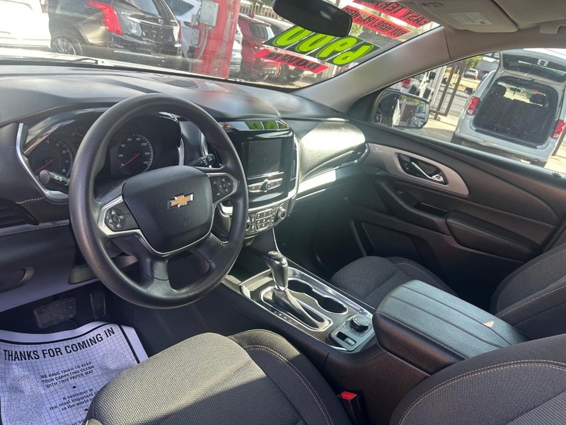 Chevrolet Traverse Vehicle Full-screen Gallery Image 6