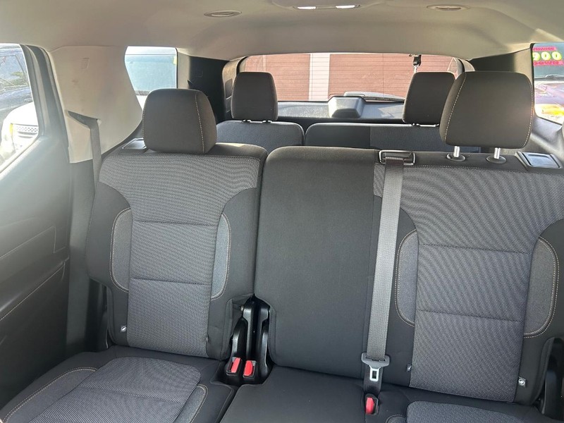 Chevrolet Traverse Vehicle Full-screen Gallery Image 8