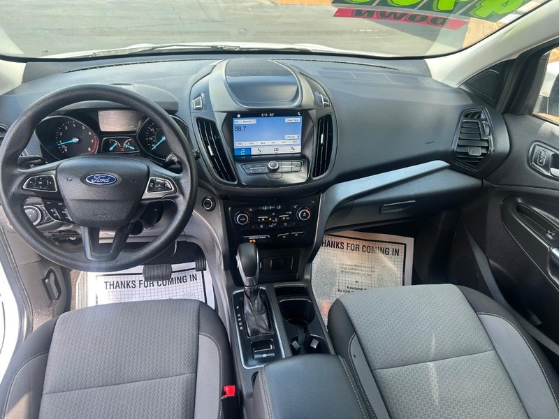 Ford Explorer Vehicle Full-screen Gallery Image 7