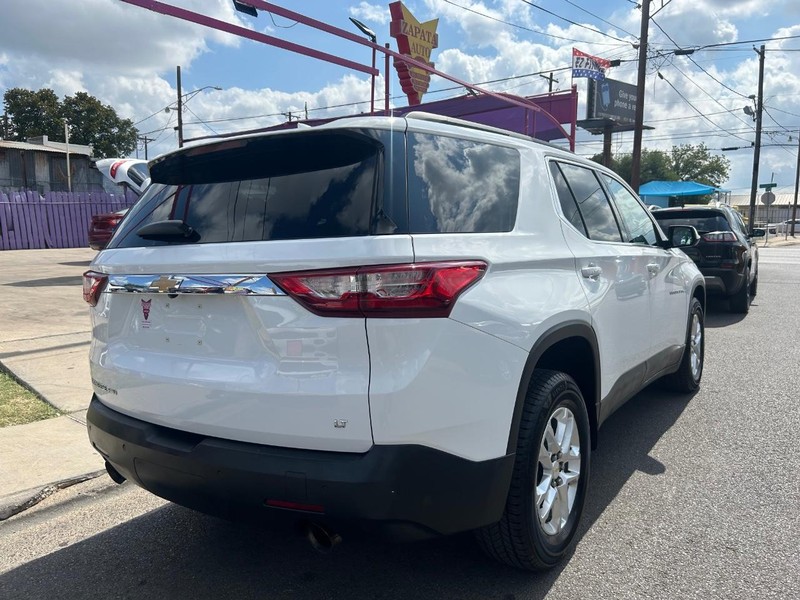Chevrolet Traverse Vehicle Full-screen Gallery Image 4