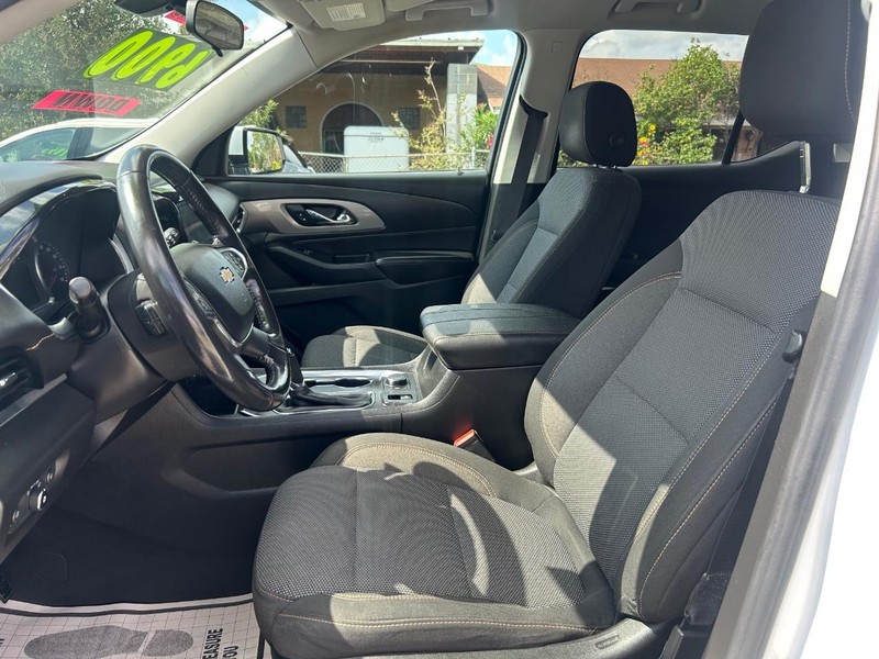 Chevrolet Traverse Vehicle Full-screen Gallery Image 5
