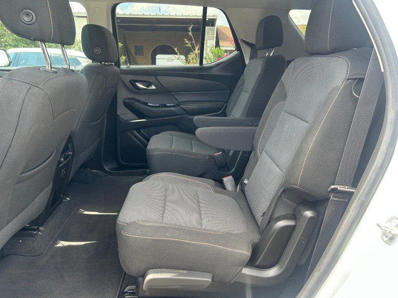 Chevrolet Traverse Vehicle Full-screen Gallery Image 8