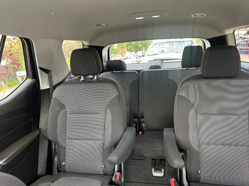 Chevrolet Traverse Vehicle Full-screen Gallery Image 9