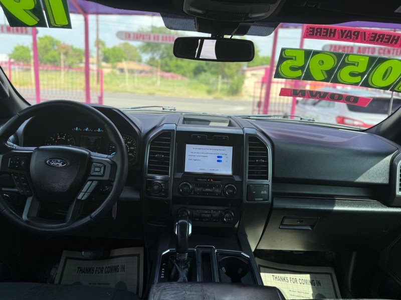 Ford F-150 Vehicle Full-screen Gallery Image 7